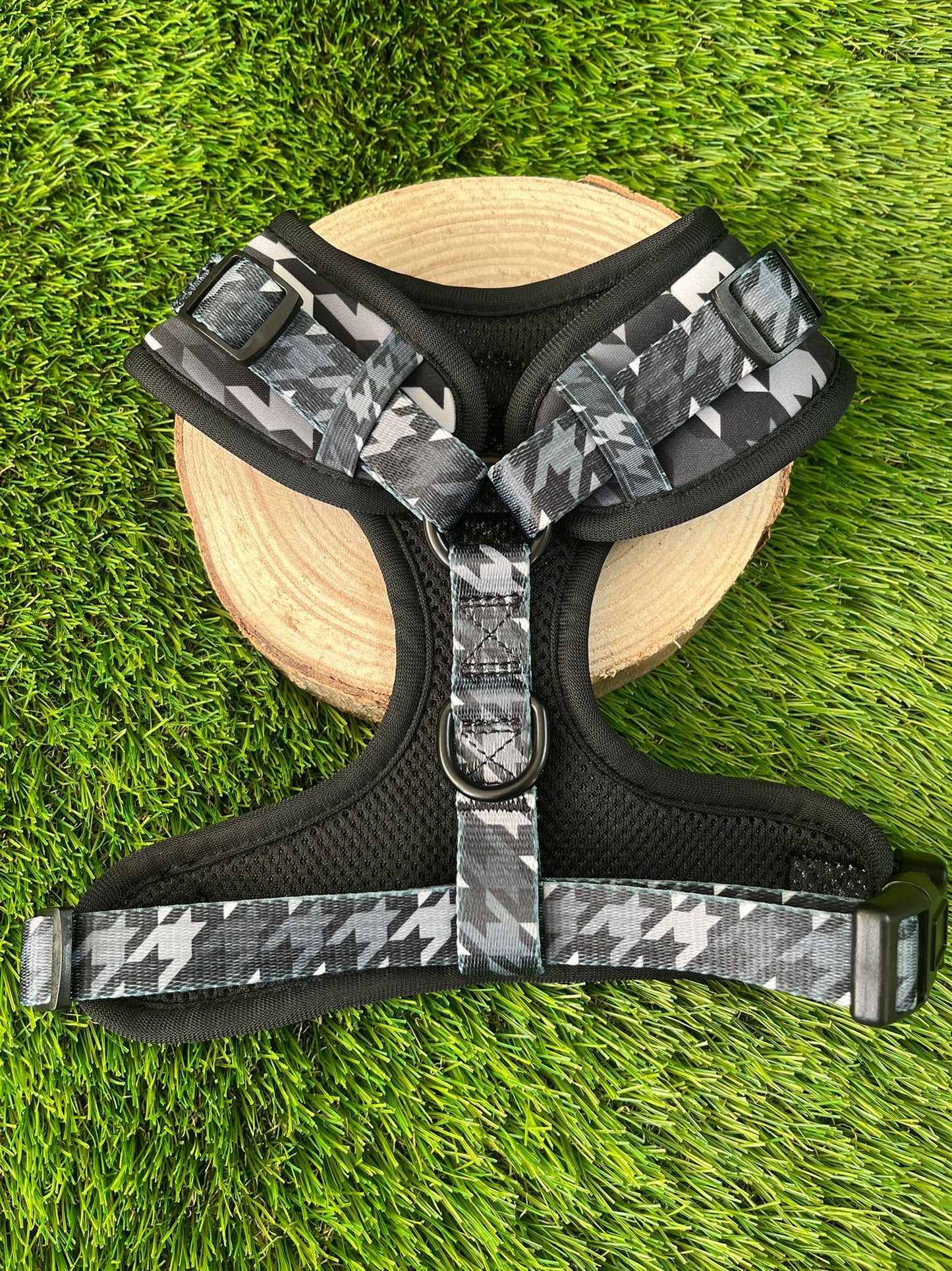 Westwood Dog Co Harness - Monochrome Houndstooth Print